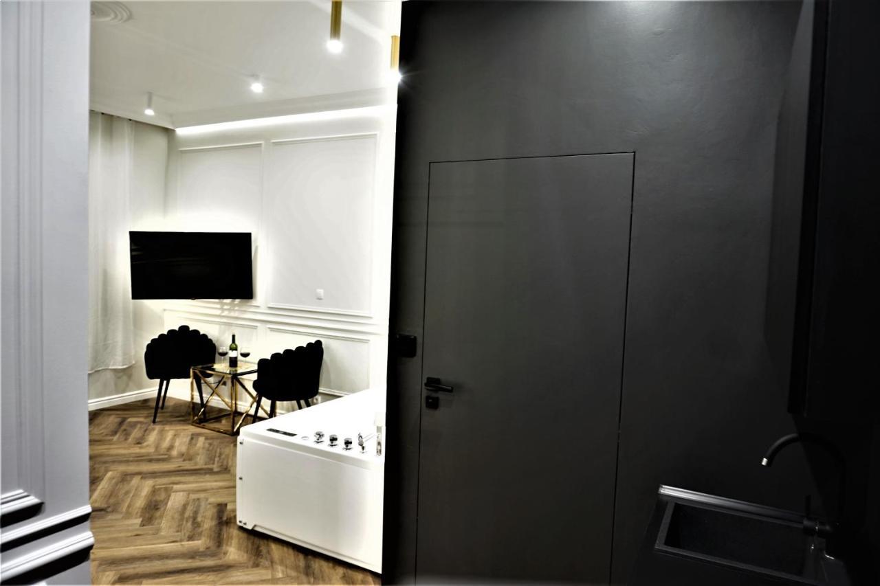 Luxury Jacuzzi Apartment Krasków Exterior foto